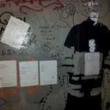 Le poesie del MeP accanto all'opera di un noto street artist barese